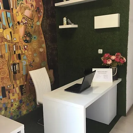 Globus בית הארחה 2*